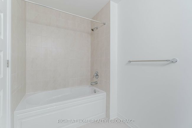 460 Gordon Krantz Ave, Condo with 1 bedrooms, 1 bathrooms and null parking in Milton ON | Image 21