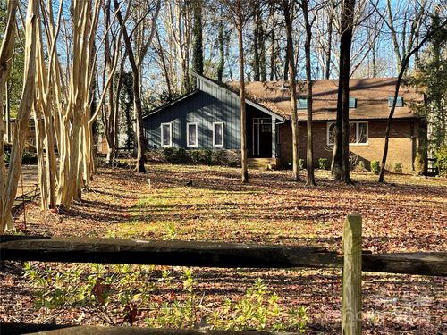 5434 Beckhaven Ln, Charlotte, NC, 28216-9751 | Card Image