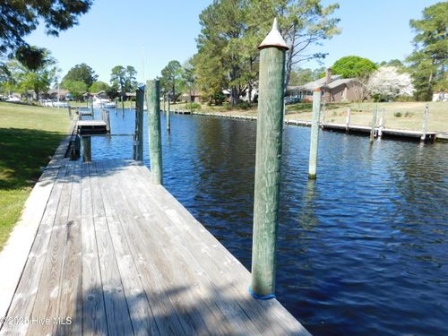 6109 Schooner Ct, New Bern, NC, 28560-9043 | Card Image