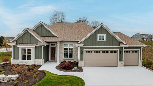 W208N5633 Turnberry Lane, Menomonee Falls, WI, 53051 | Card Image