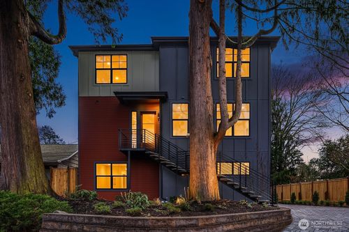 2615 Ne 87th St, Seattle, WA, 98115-3453 | Card Image