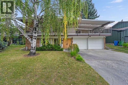 10 Varsville Pl Nw, Calgary, AB, T3A0A8 | Card Image
