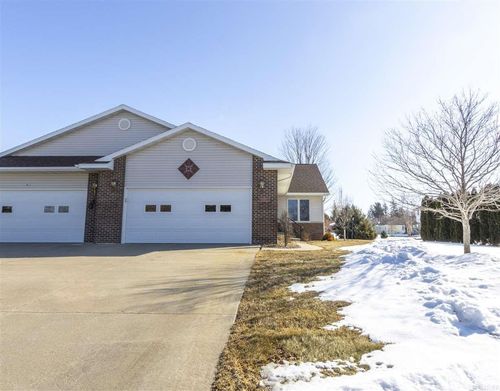 614 West St, Dysart, IA, 52224-9776 | Card Image