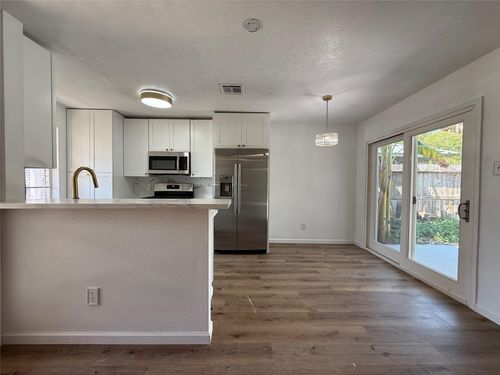 622 Bradley St, Seabrook, TX, 77586-2601 | Card Image