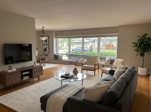 330 W Holly Ct, Glenwood, IL, 60425-1221 | Card Image