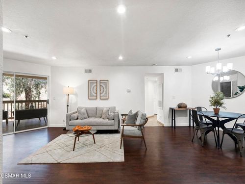 unit-307-5837 Oak Bend Ln, Oak Park, CA, 91377-5649 | Card Image