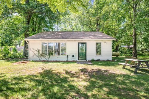 3249 Evergreen Rd, Sears, MI, 49679-8501 | Card Image