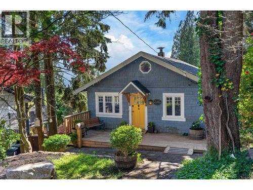 1371 Borthwick Rd, North Vancouver, BC, V7K1X9 | Card Image