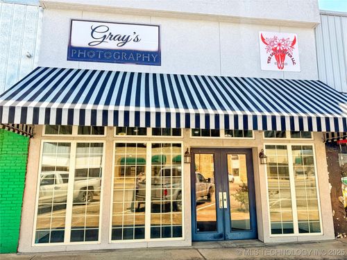 114 N Main St, Coalgate, OK, 74538-2835 | Card Image