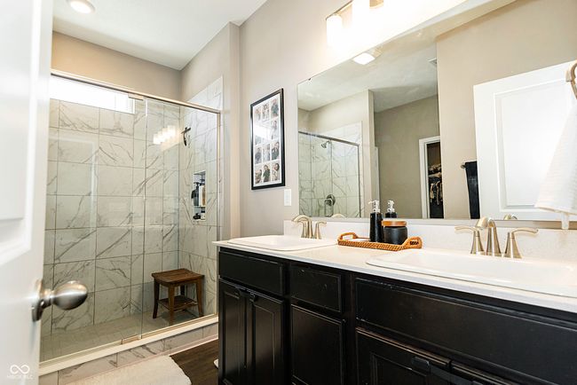 Master Bathroom | Image 13