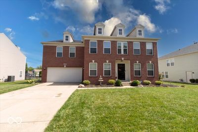 5706 Doe Way, House other with 5 bedrooms, 4 bathrooms and null parking in Noblesville IN | Image 2