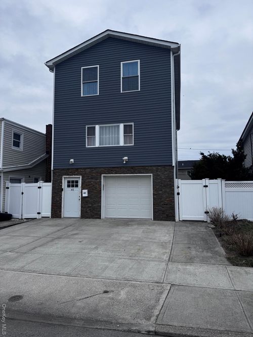 45 Kildare Rd, Island Park, NY, 11558-1025 | Card Image