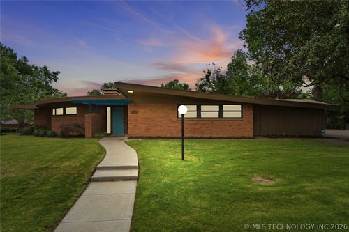 2850 E 37th St, Tulsa, OK, 74105-3643 | Card Image