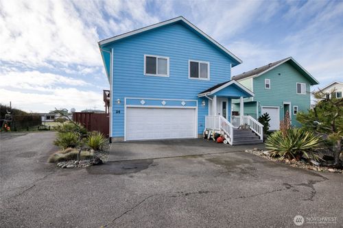 24 Darien Ln, Pacific Beach, WA, 98571-5012 | Card Image
