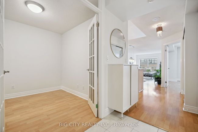 208 - 51 Saddlecreek Dr, Condo with 2 bedrooms, 1 bathrooms and 1 parking in Thornhill ON | Image 6