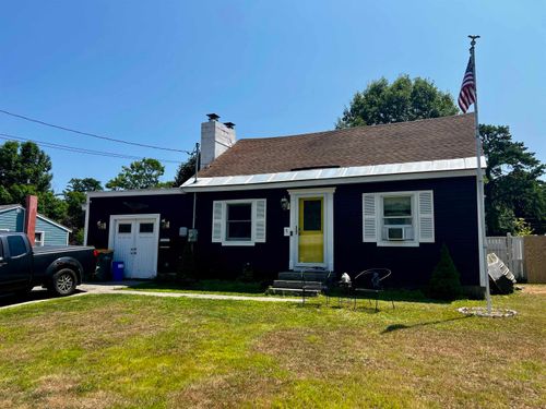 5 Russell St, Rochester, NH, 03867-1233 | Card Image