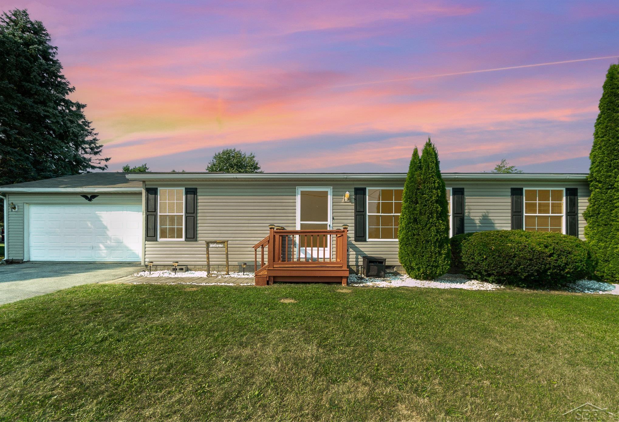 Hotchkiss Rd, Freeland, MI 48623