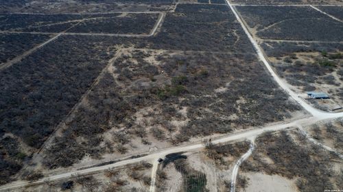 1086 E Curtis Bourn Rd, Crystal City, TX, 78839 | Card Image