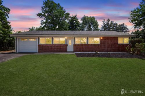 12 Dillon Rd, KENDALL PARK, NJ, 08824-1222 | Card Image