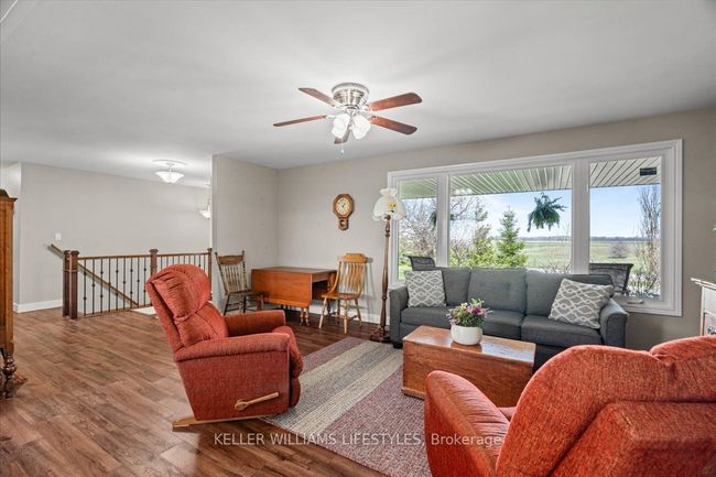 4609 Douglas Line, House other with 4 bedrooms, 2 bathrooms and 5 parking in Town Of Plympton Wyoming ON | Image 16