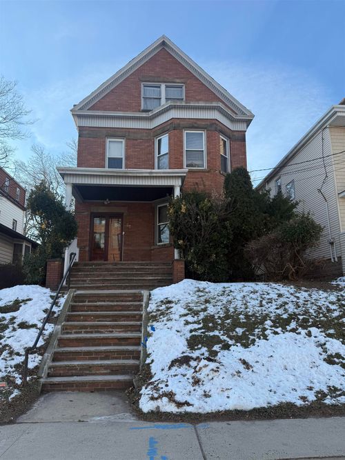 2-94-96 W 31st St, Bayonne, NJ, 07002-2805 | Card Image