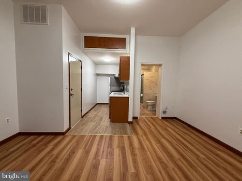 apt-2f-1017 Spring Garden St, PHILADELPHIA, PA, 19123-3372 | Card Image
