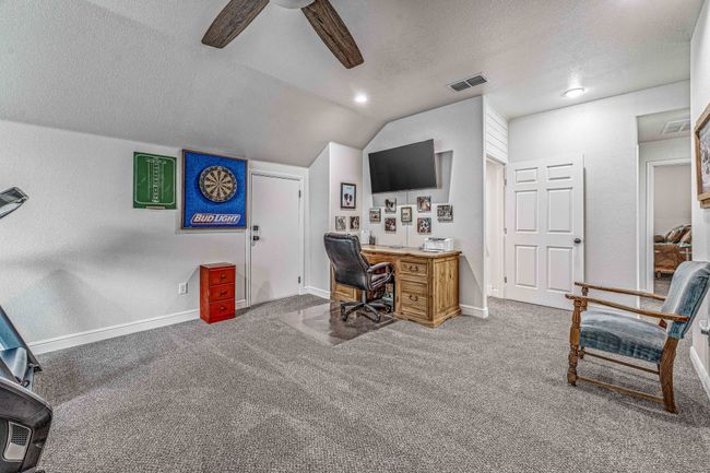 Second family room | Image 32