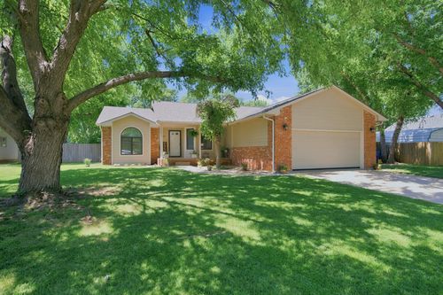 3639 S Gilda St, Wichita, KS, 67215-1735 | Card Image