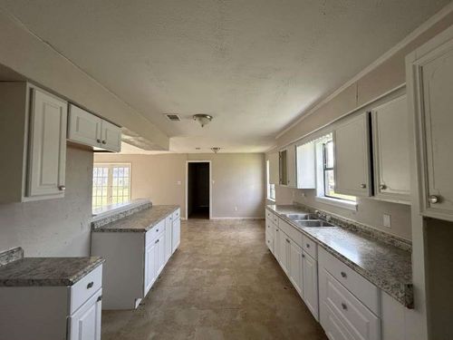 2068 N Highway 36, Brazoria, TX, 77422-8256 | Card Image