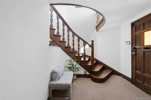 2 Springdale Rd, Larchmont, NY, 10538-1520 | Card Image