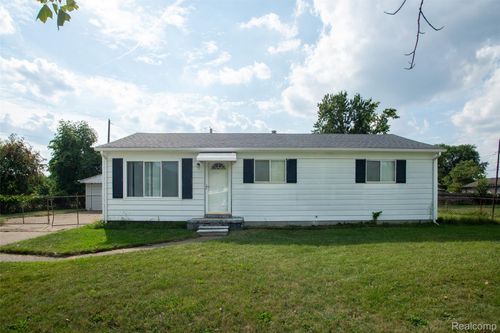 33711 Floyd St, Clinton Twp, MI, 48035-4203 | Card Image