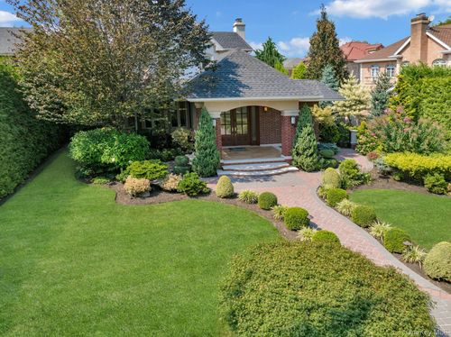 5 Boulevard, Malba, NY, 11357-1002 | Card Image