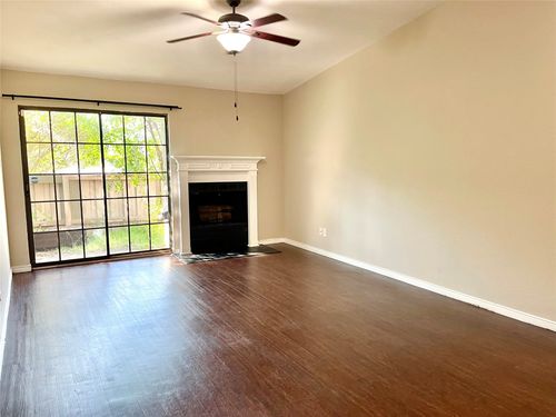 apt-d-338 W Harwood Rd, Hurst, TX, 76054-3083 | Card Image