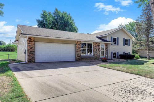 8419 Ivywood Ave S, Cottage Grove, MN, 55016-3254 | Card Image