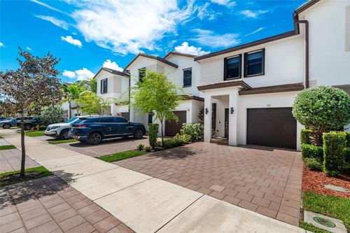152-152 Sw 185th Way, Pembroke Pines, FL, 33029-5470 | Card Image