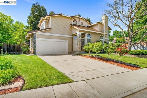 679 Jeannie Way, Livermore, CA, 94550-7266 | Card Image