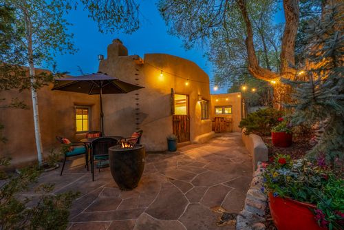 a-942 Canyon Rd, Santa Fe, NM, 87501-6122 | Card Image