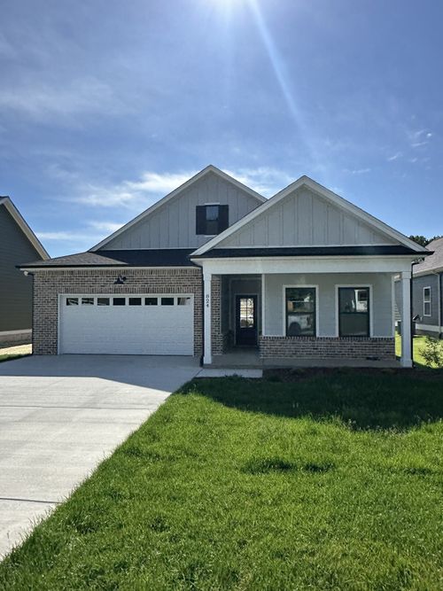 824 Parkside Blvd, Portland, TN, 37148-2205 | Card Image