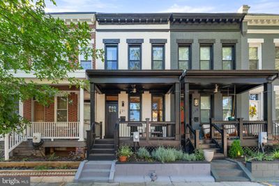 121 15 Th Street Se, Townhouse with 4 bedrooms, 3 bathrooms and null parking in WASHINGTON DC | Image 2