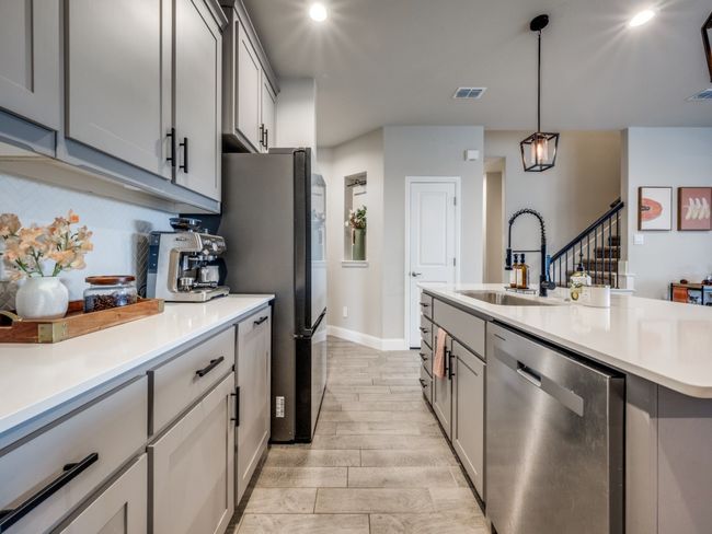 Granite countertops and stainless steel appliances! | Image 9