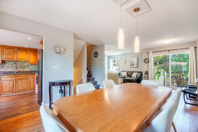 8575 Woodgrove Place, Townhouse with 4 bedrooms, 3 bathrooms and 3 parking in Burnaby BC | Image 12