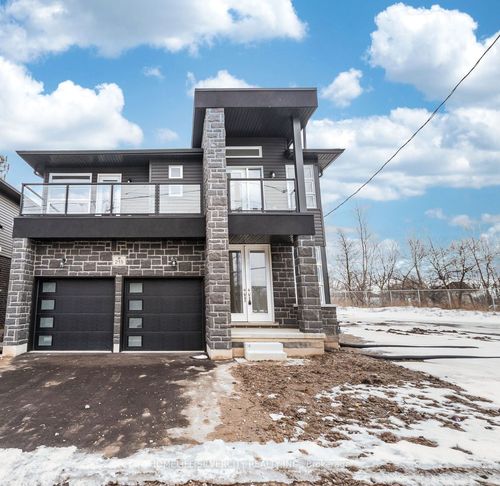 215 Southworth St, Welland, ON, L3B | Card Image