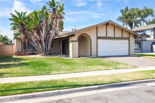 10460 Waxwing Cir, Fountain Valley, CA, 92708-7108 | Card Image