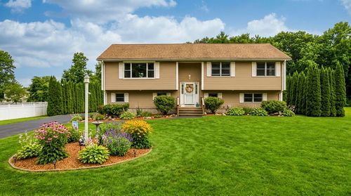 206 Franklin St, Belchertown, MA, 01007-9207 | Card Image