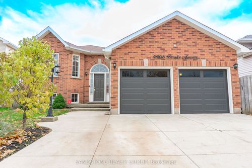 {{alt}} | Card Image