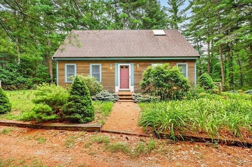 37 Leonard St, Carver, MA, 02330-1139 | Card Image