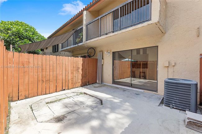 0 - 10127 Sw 77th Ct, Condo with 2 bedrooms, 1 bathrooms and null parking in Miami FL | Image 35