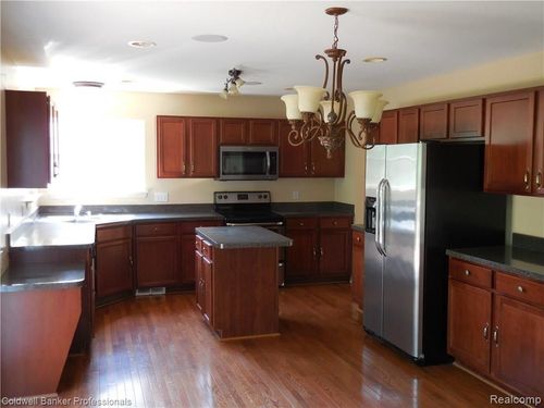 49554 Glacier, Northville, MI, 48168-6827 | Card Image