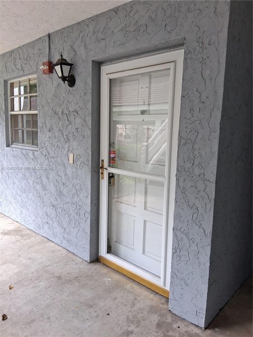 123-7556 Stirling Rd, Davie, FL, 33024 | Card Image
