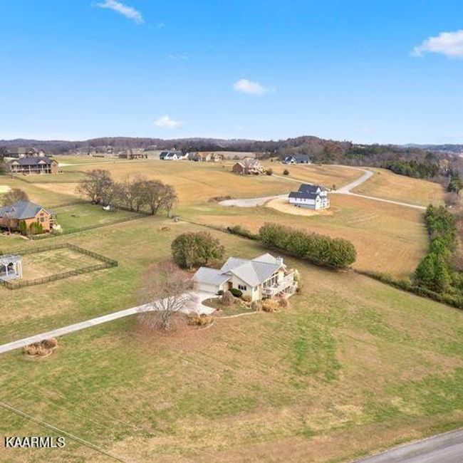 2020 Ranch Rd, House other with 3 bedrooms, 3 bathrooms and 2 parking in Dandridge TN | Image 4